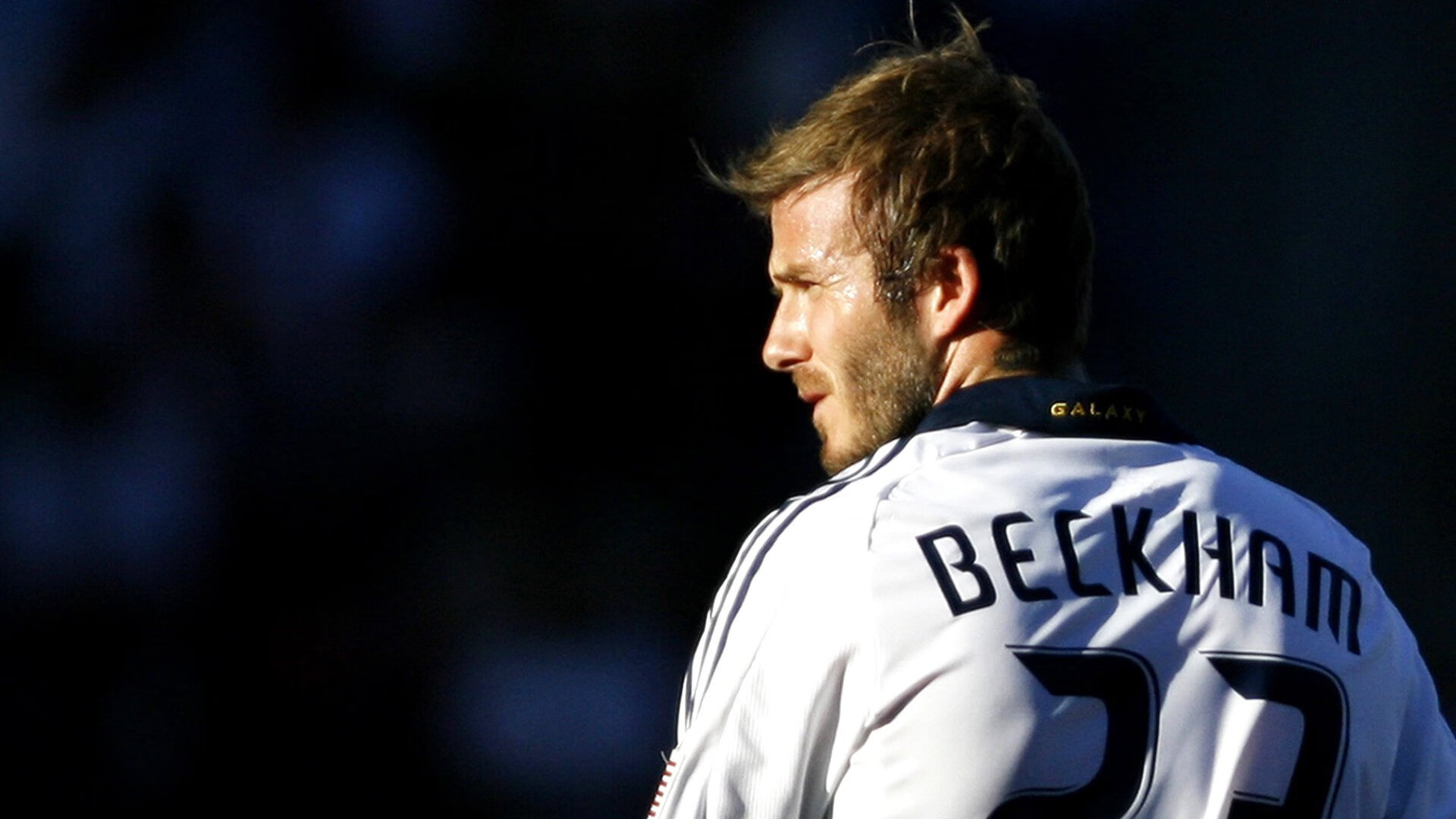 当欧冠终场哨响时，勒布朗·詹姆斯正在凝视深渊