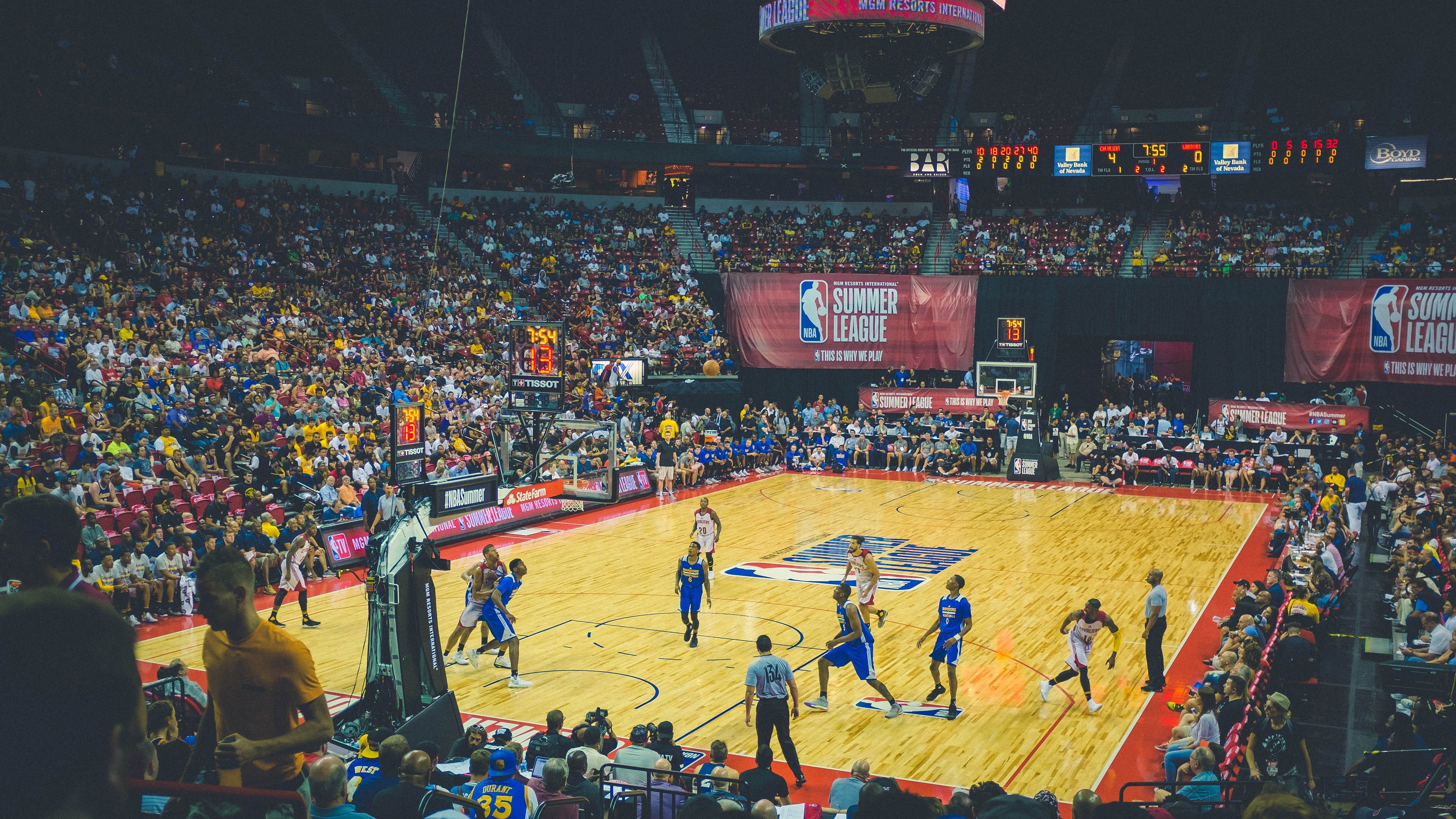 奥运前哨战,霍勒迪接管关键战役,浙江队力克黄蜂展现实力