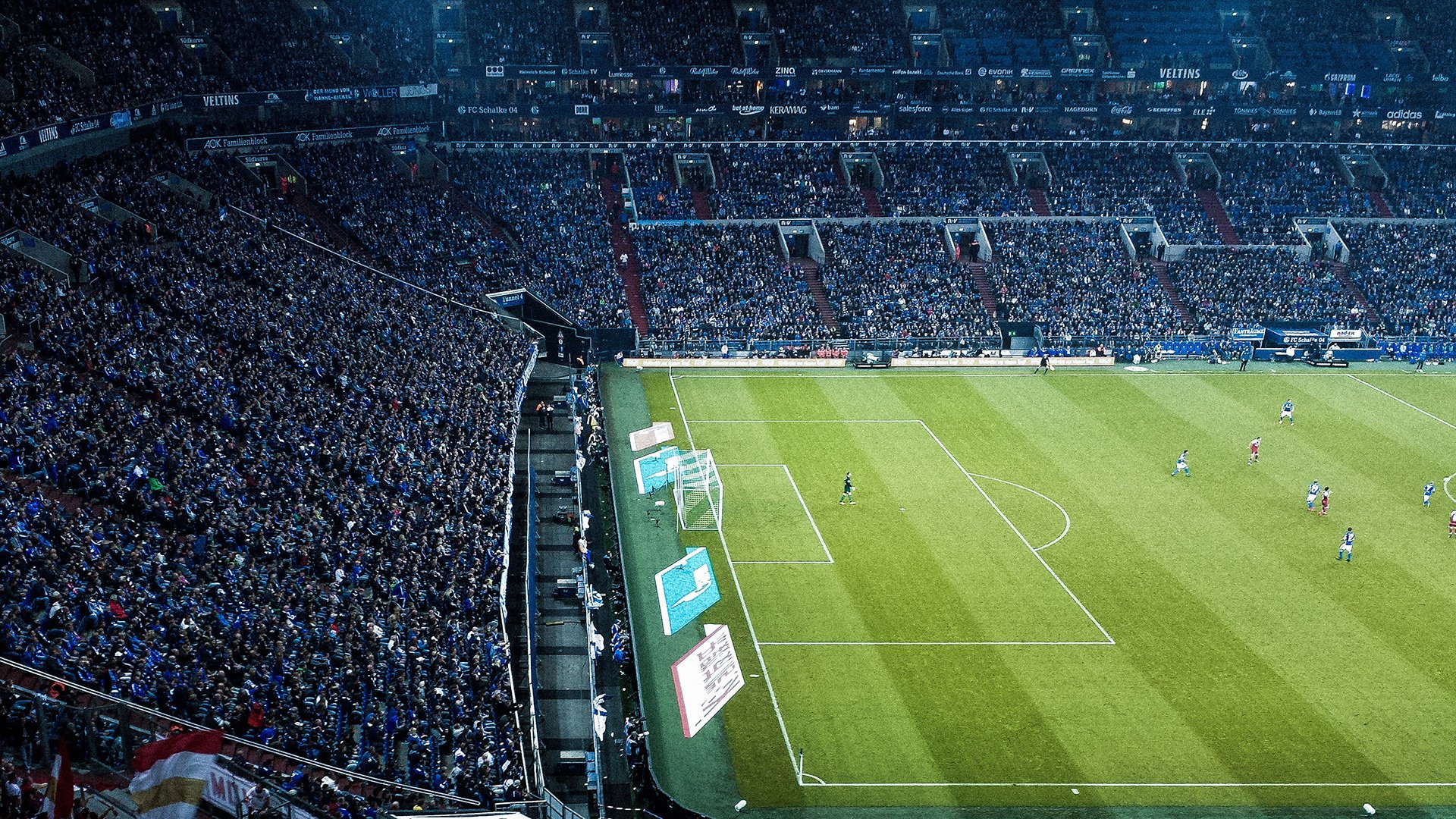 当利物浦对阵冰岛，一场不存在的比赛与莱万拉满评分的隐喻狂欢