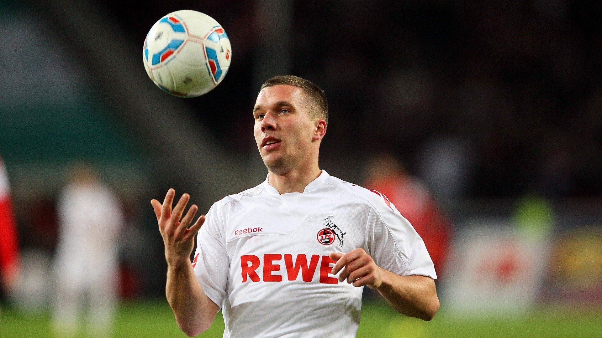 F1年度争冠之夜，哈弗茨化身大场面先生，当赛道轰鸣遇见绿茵传奇